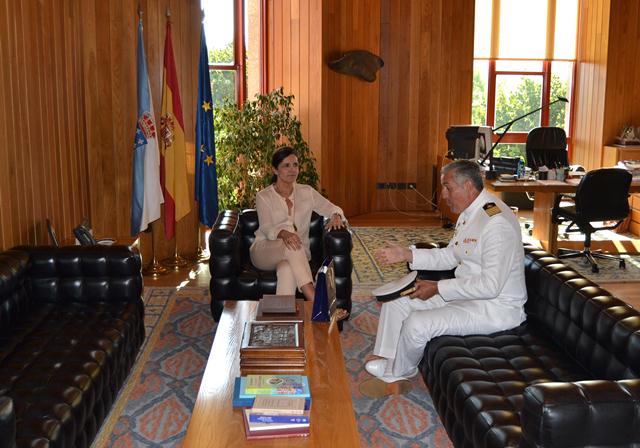 Foto da noticia:O novo delegado de Defensa en Galicia visita o Parlamento